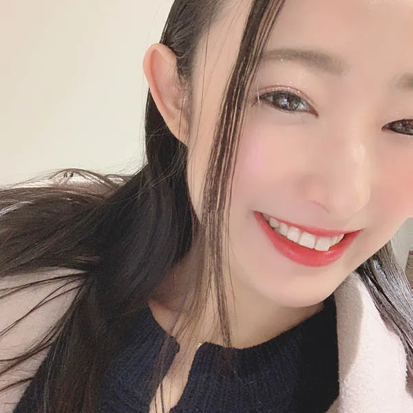 松冈铃个人照片