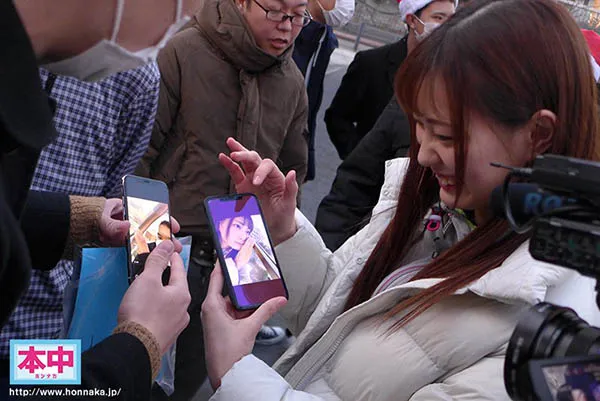 美谷朱里个人照片