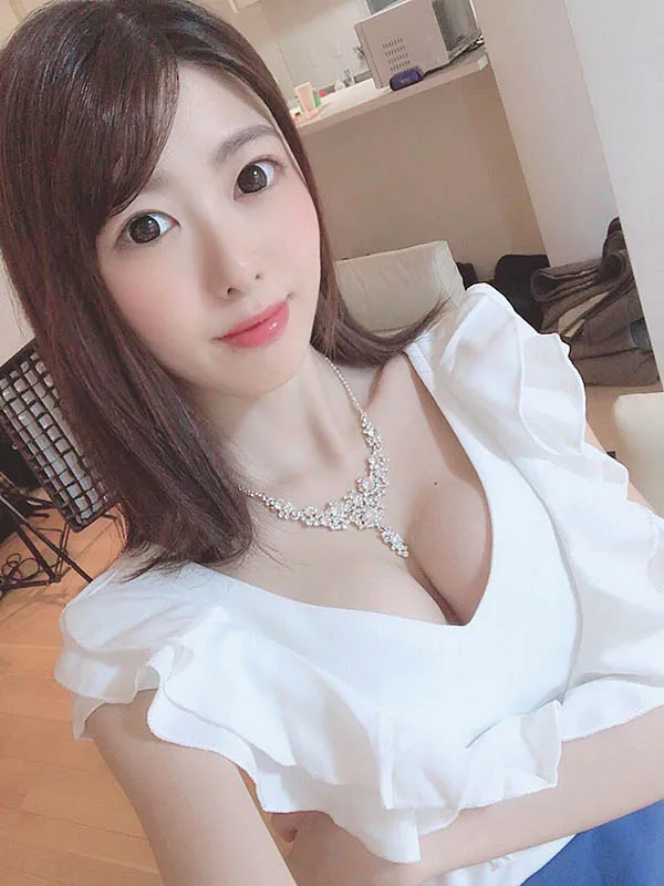 有坂深雪工作现场照片