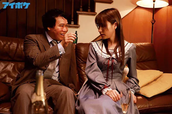 桃乃木香奈角啬扮演剧照